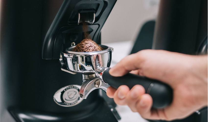 Crew Comparison: Rocket Fausto vs. Eureka Zenith 65E Grinder